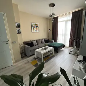 Modern, Cute And Comfy - Free Private Parking Apartment